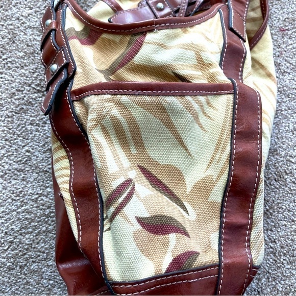 St. John’s Bay Butterfly Hobo Shoulder Purse Tote Bag With Side Zipper - Picture 3 of 9